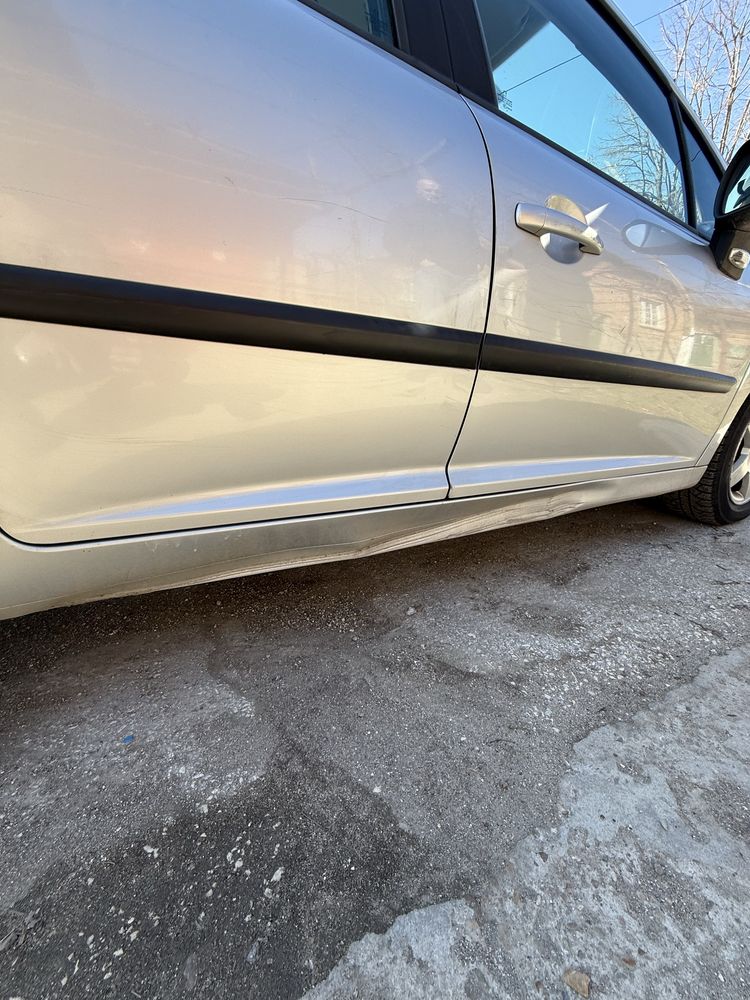 Peugeot 207 1.6.  .