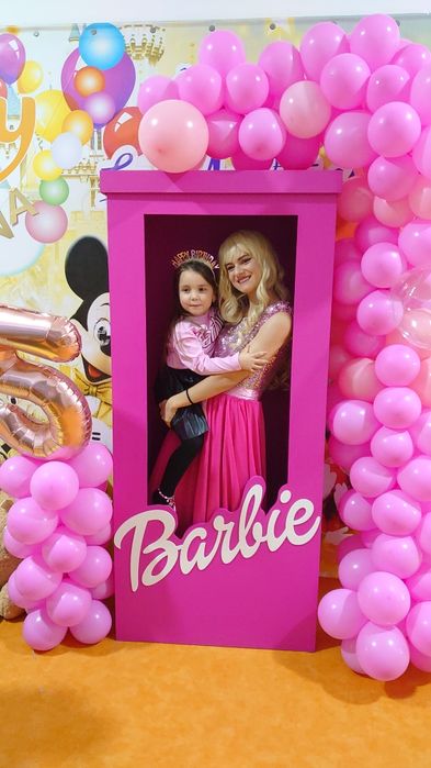 Barbie box photobooth