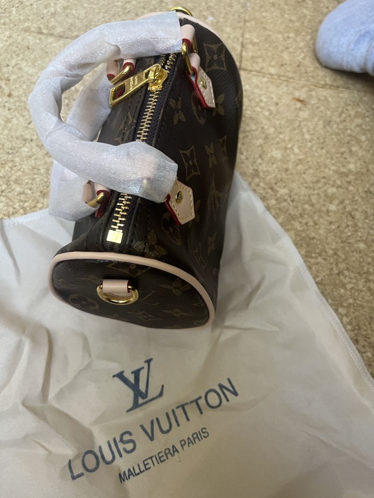 Louis Vuitton speedy bag
