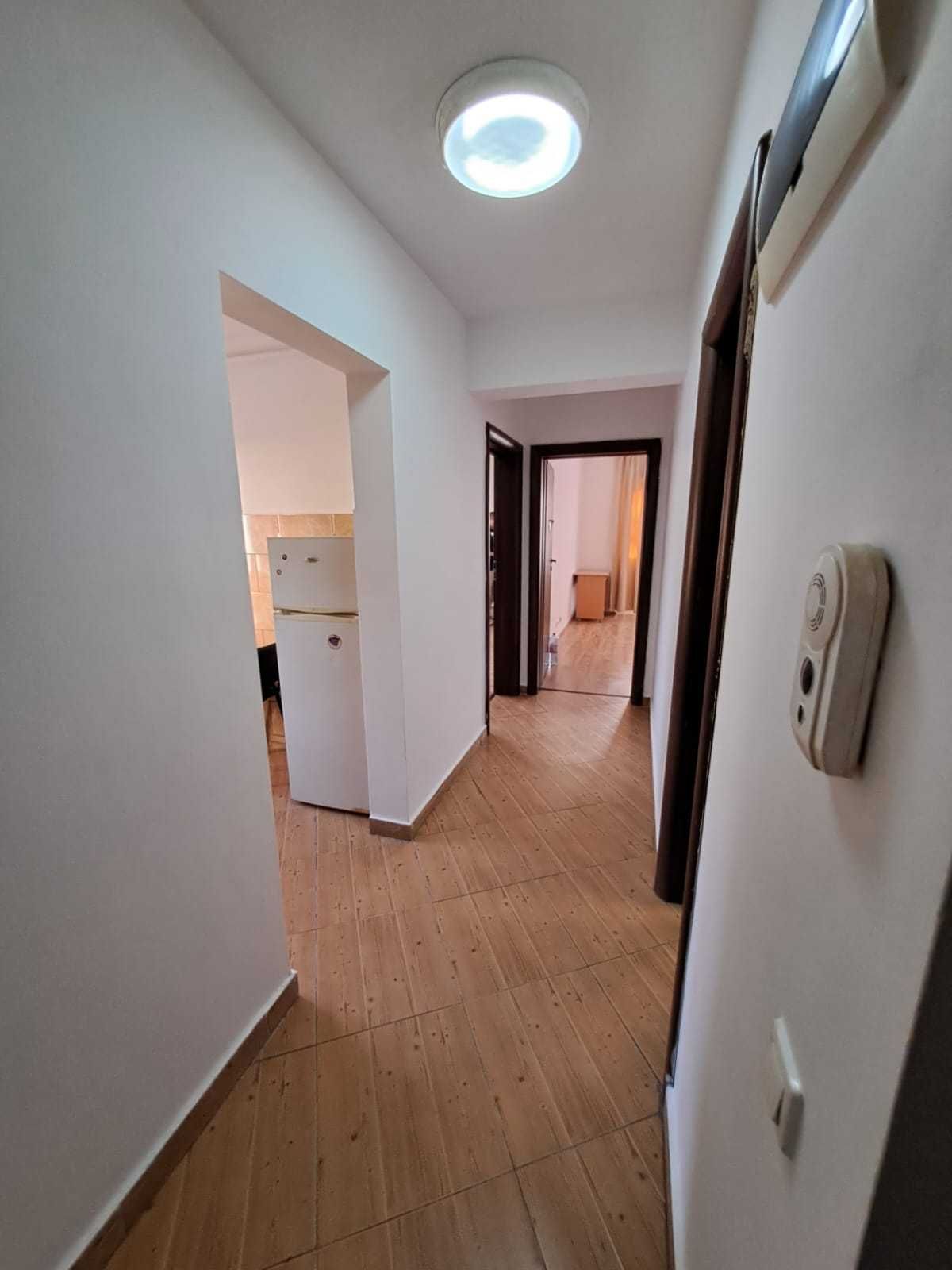 Inchiriez apartament 2c , dec, loc parcare dedicat, Terezian