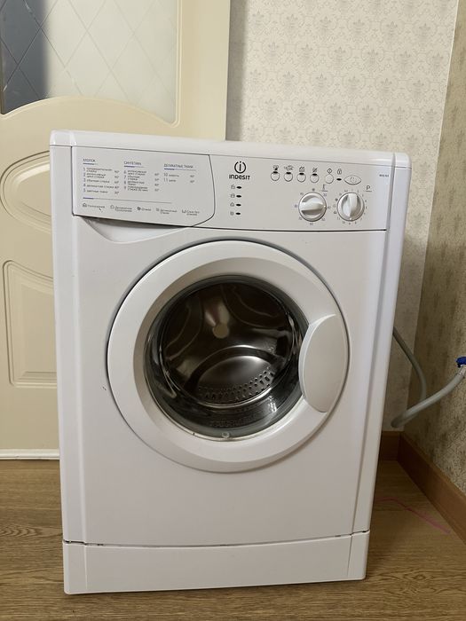 Продам стиральную машинку indesit