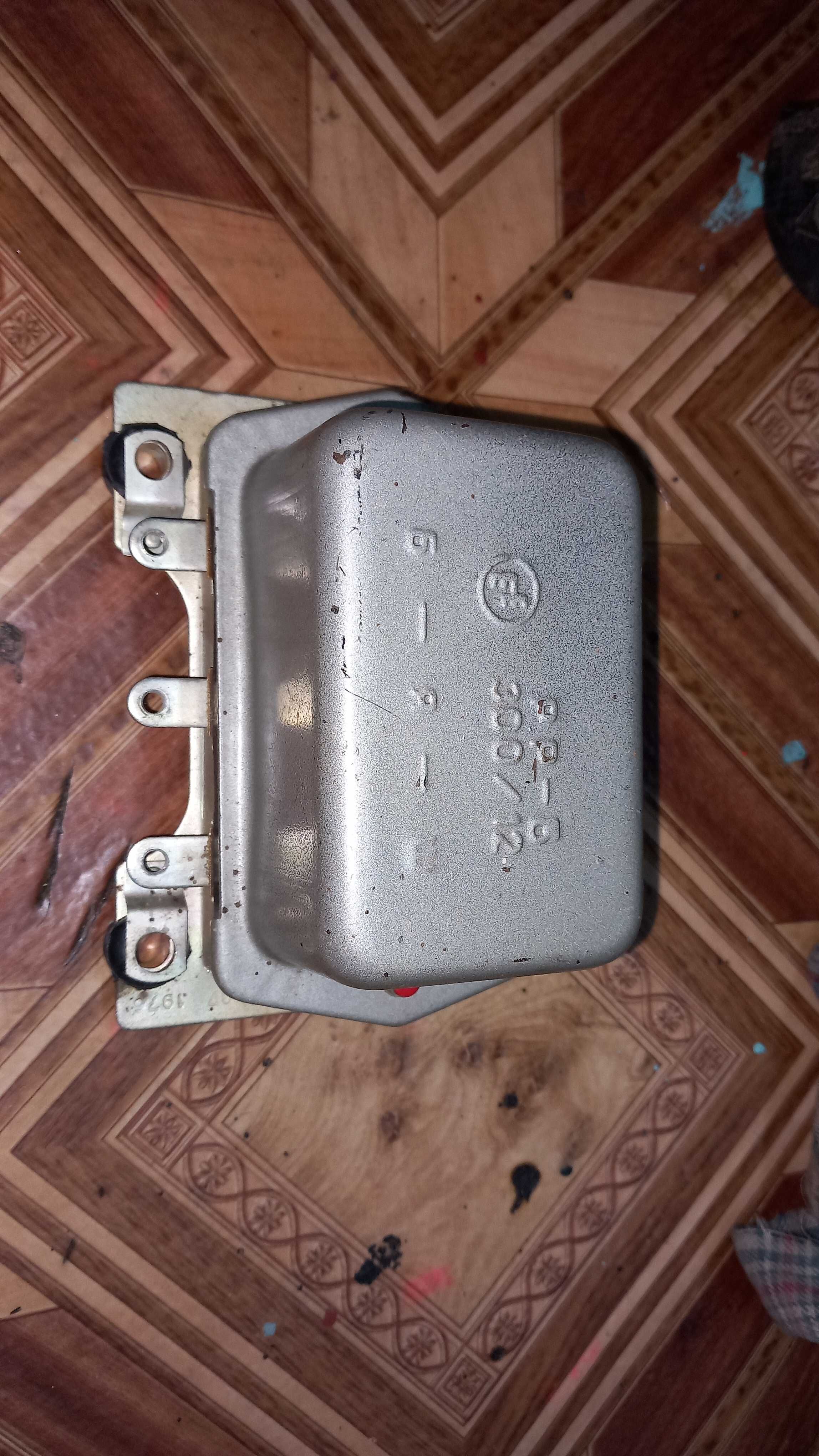Продавам реле регулатор РР-Б 300/12
