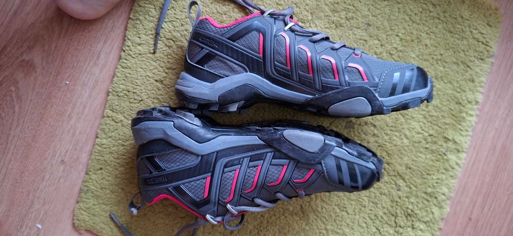 NOU Pantofi ciclism Shimano 36/37