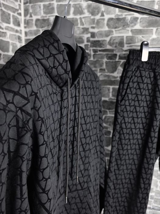 Valentino екип високо качество