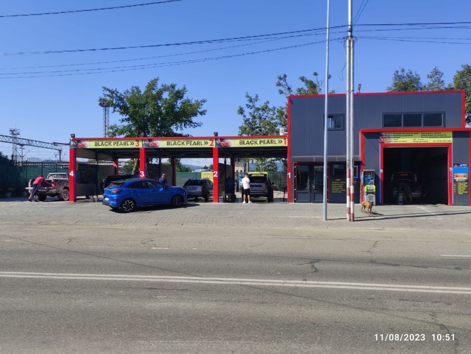 Afacere la cheie spălătorie self plus robot. .