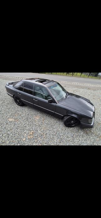 Vând Mercedes-Benz 220E Tip 124