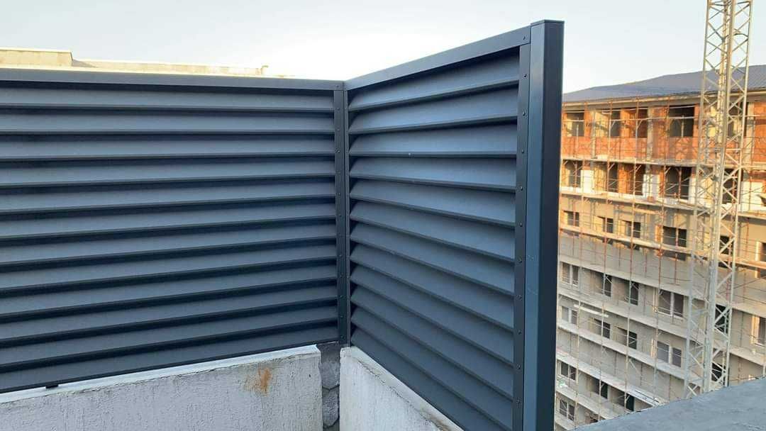 Garduri din panou stil jaluzele, sipca metalica, tabla, plasa si BCA