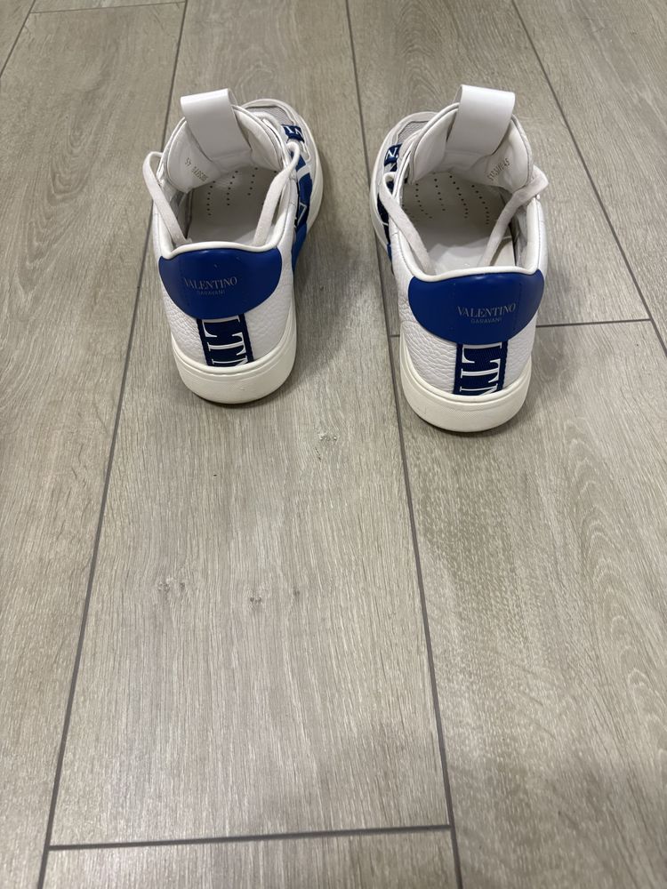 Valentino Garavani 45