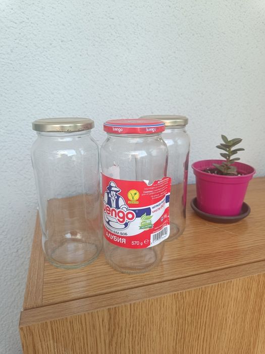 Продавам буркани -0,580л