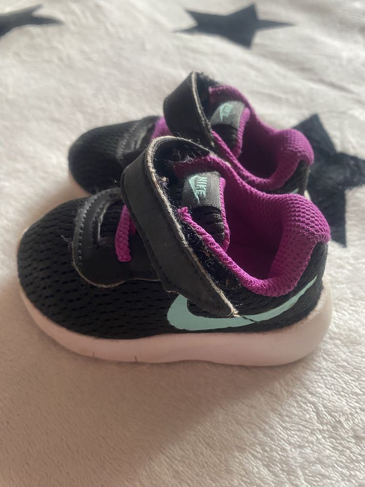 Vand adidasi Nike original marimea 18,5