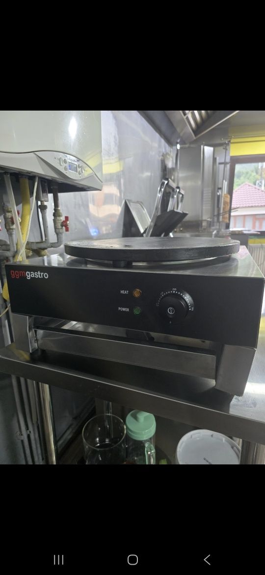 Vând crepiera profesională GGM Gastro – aproape nouă