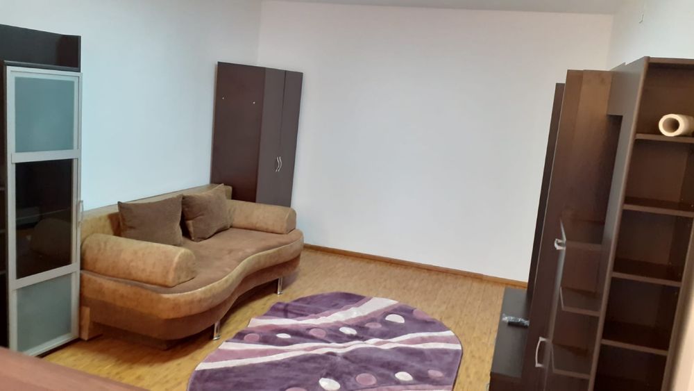 Inchiriez garsoniera