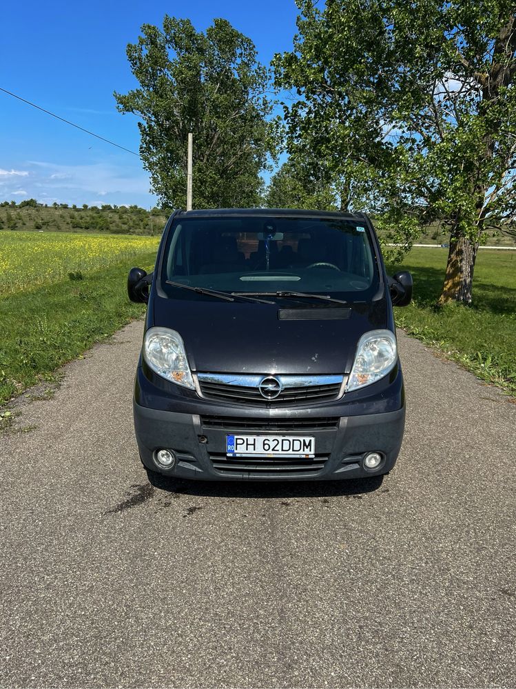 Opel Vivaro 8+1 Passanger