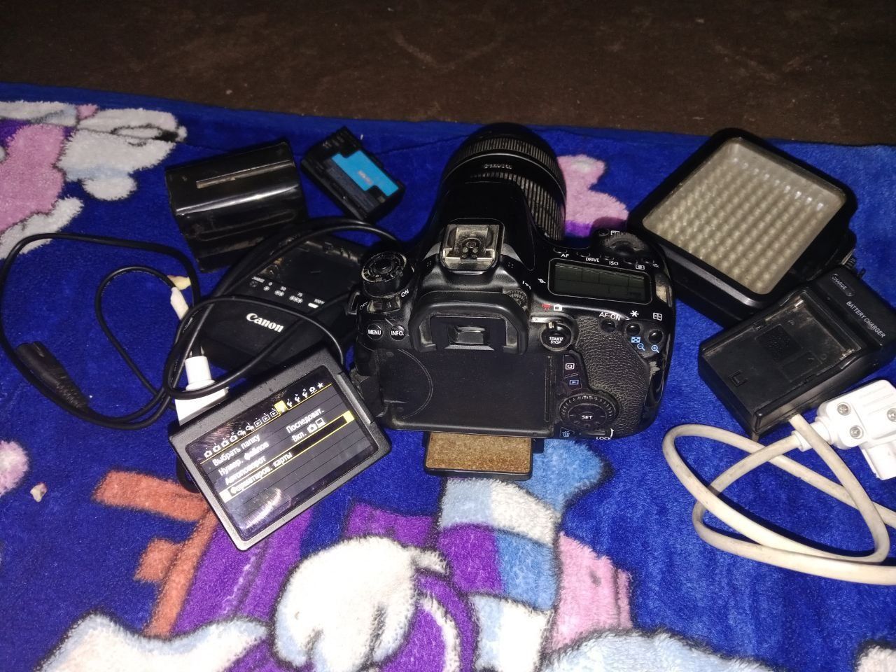70d Canon  sotiladi pul zarur uchun sotilyapti tuygan tayyor kamera.