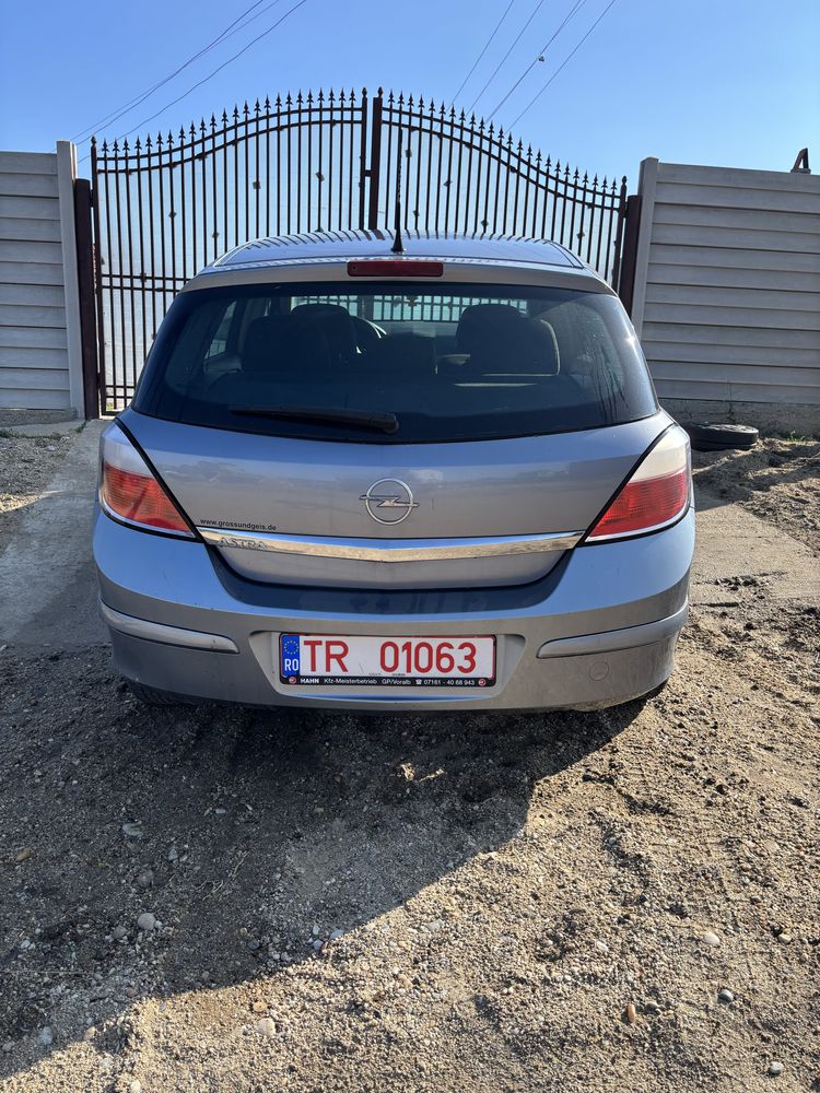 Dezmembrez opel astra h 1.4 benzina  66kw 2005