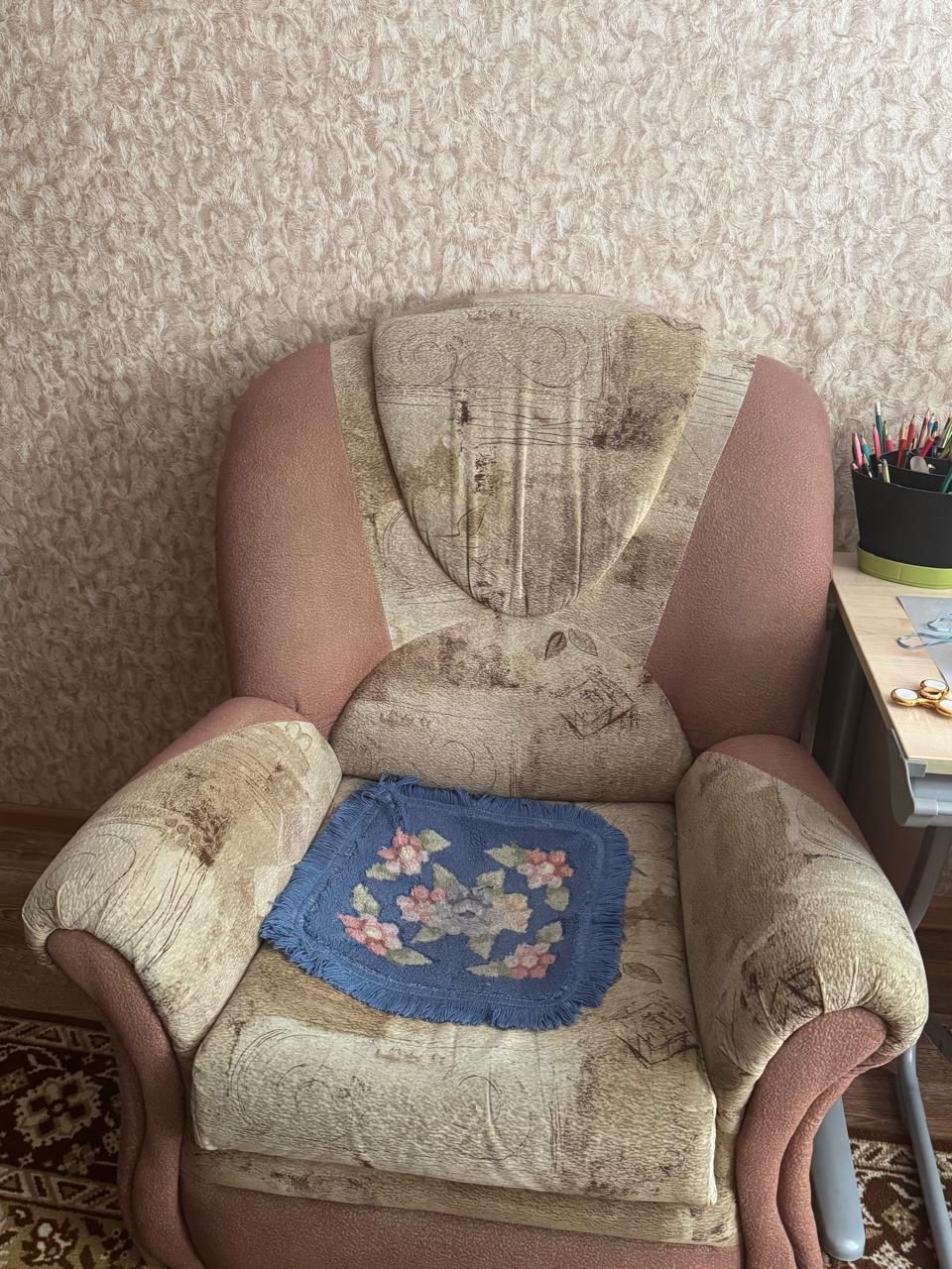Продаётся диван и кресло