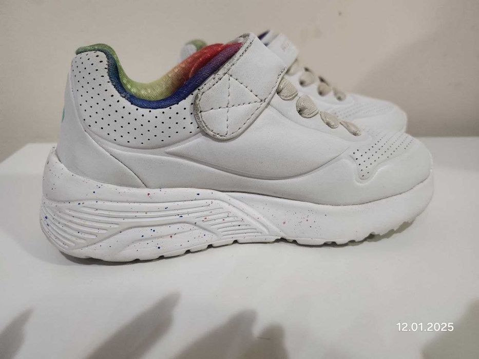 Маратонки Sketchers за момичета 27 номер