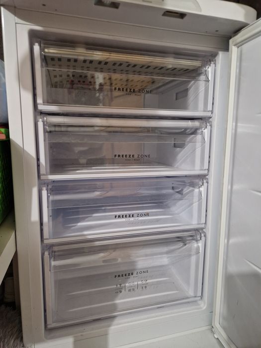 Продам новую морозильную камеру