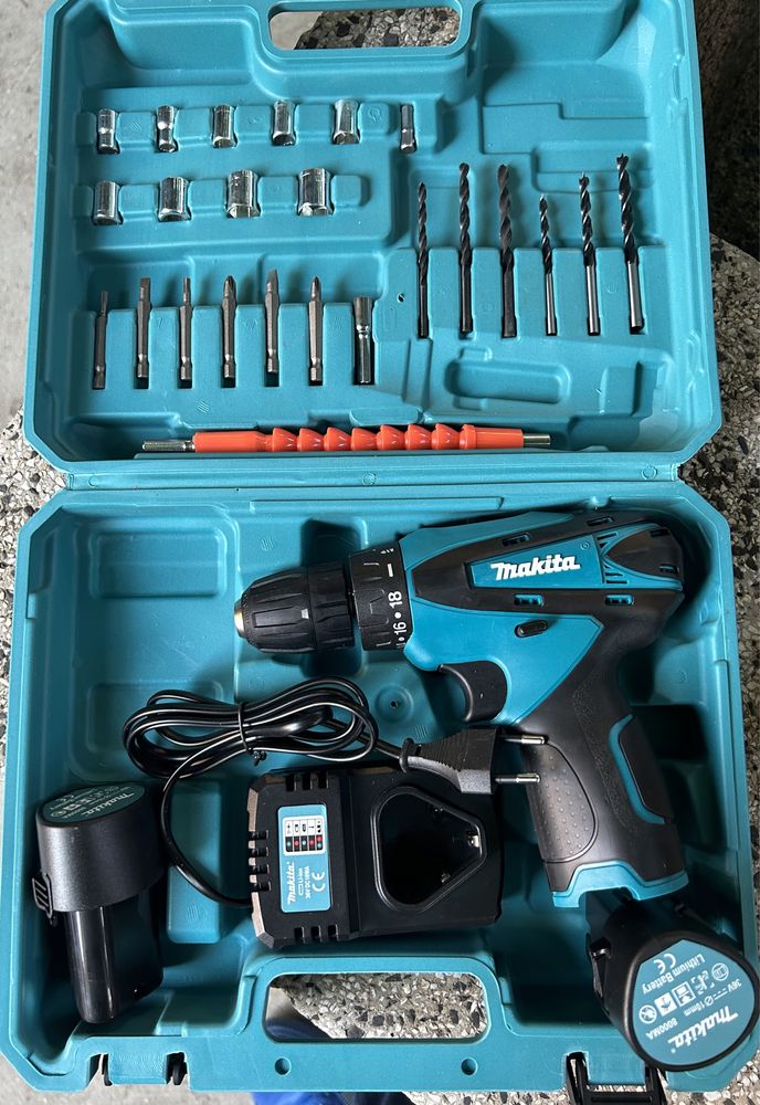 Акумулаторен винтоверт Makita 12V 1.3Ah Стандартна окомплектовка: 2 x