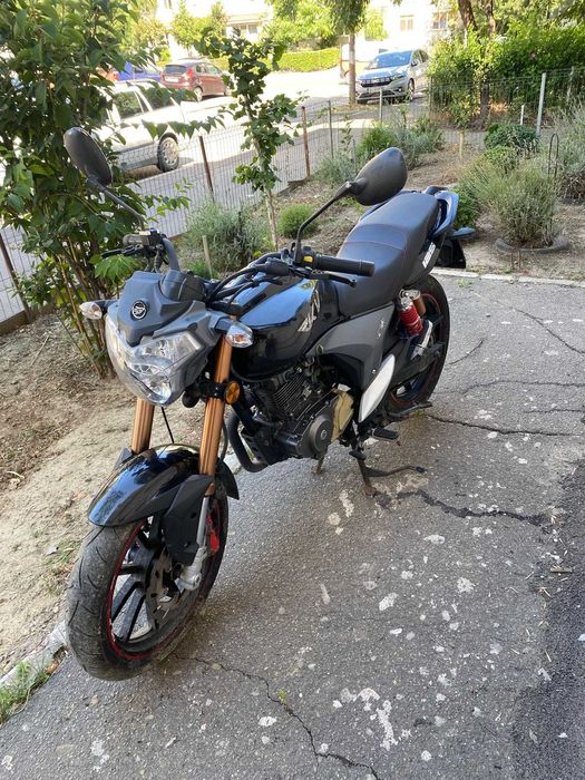 Vand motocicleta KEEWAY 125cc pret 1100 euro