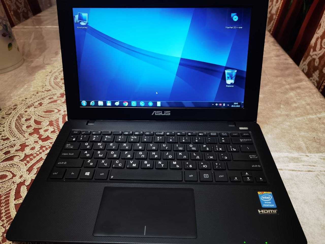 Netbook Asus. Продаю срочно. Торг уместен. 200 дол