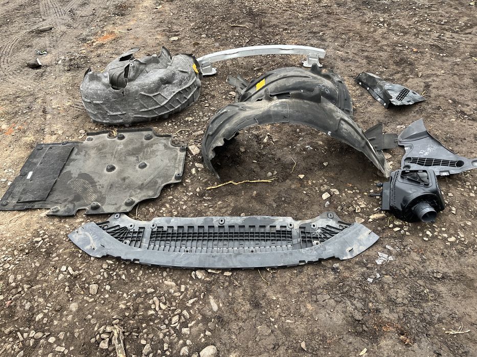 Scut / Aparatoare noroi / Carenaj / Armatura / Carcasa Audi A6 4K C8