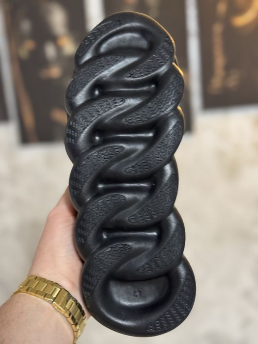 Adidasi Barbati Versace Chain Reaction Full Black!