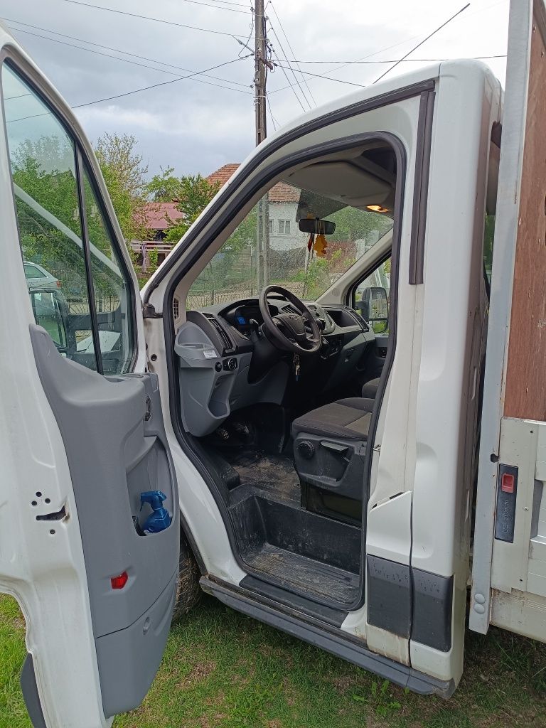 Vând Ford transit