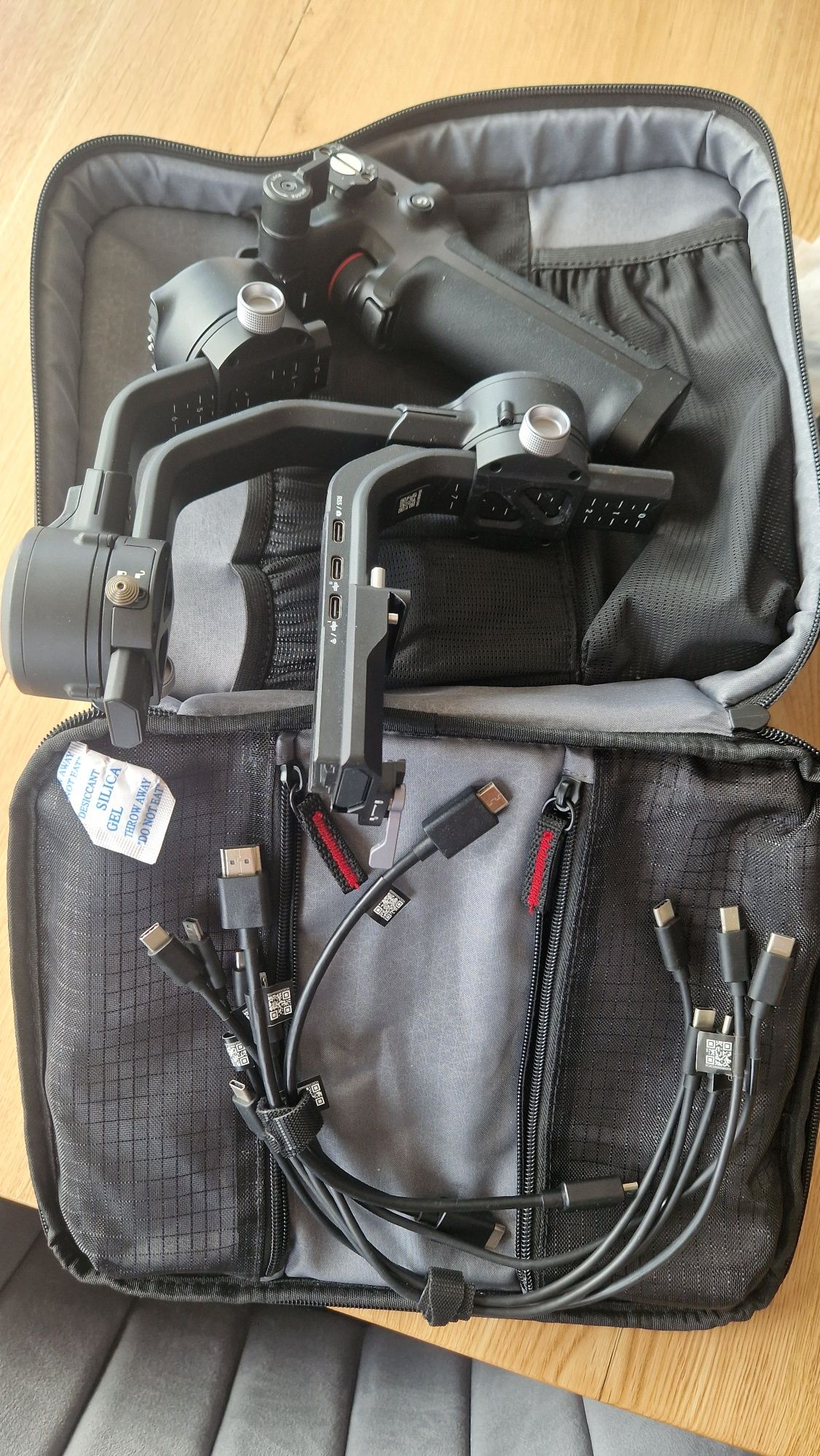 DJI Ronin SC2 Pro Combo Gimbal pe 3 axe (Raven Eye inclus)