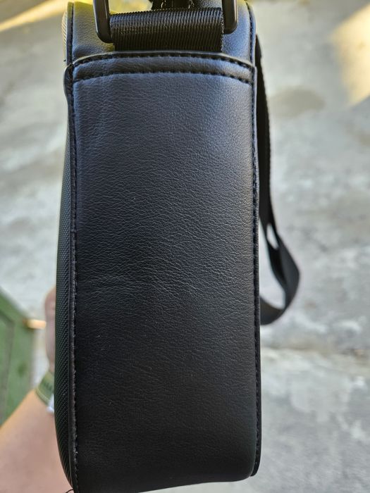 Кожена чантичка TOMMY HILFIGER