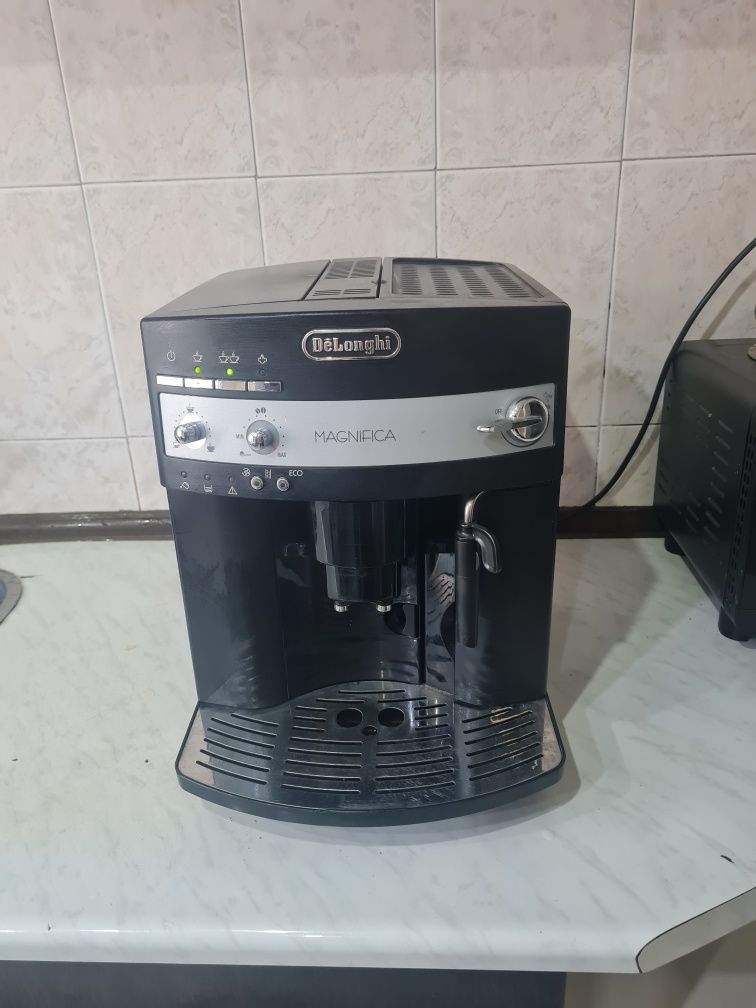 Кафе автомат Delonghi magnefica