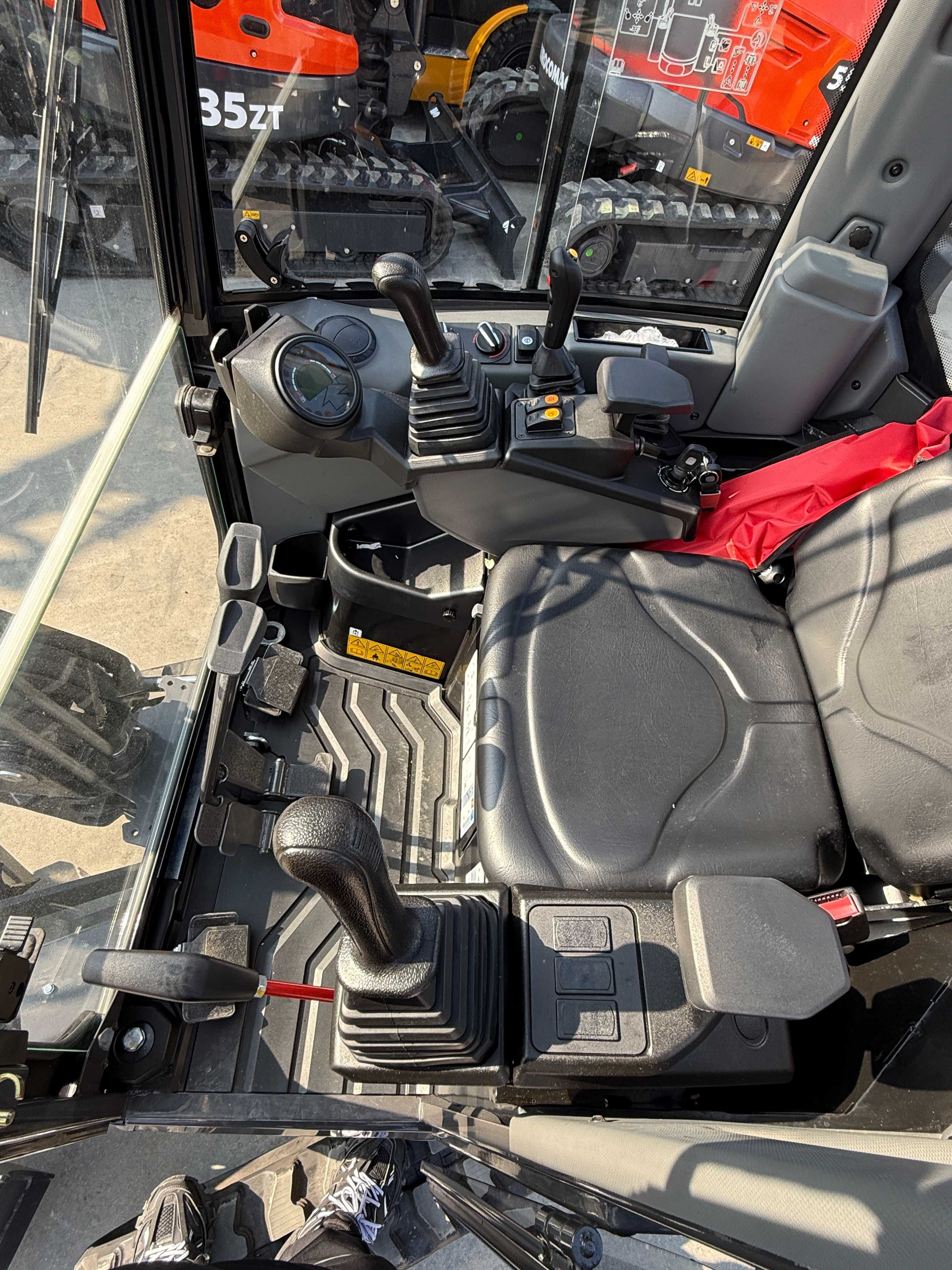 Mini Excavator NOU EUROCOMACH 18ZT Italia 2T 5 ANI Garantie 3 CUPE