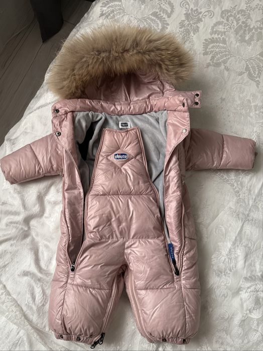 Зимний комбинезон Chicco с рождения и до 18 месяцев.