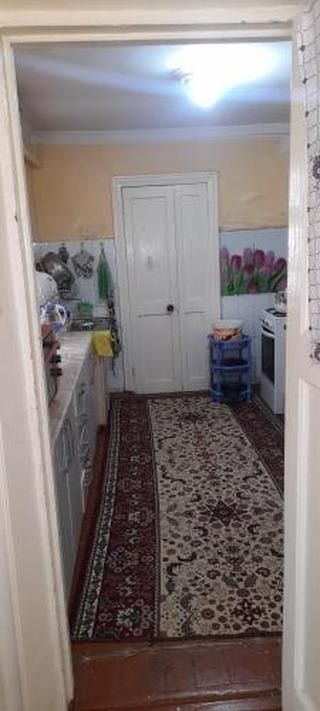 Hovli uy sotiladi