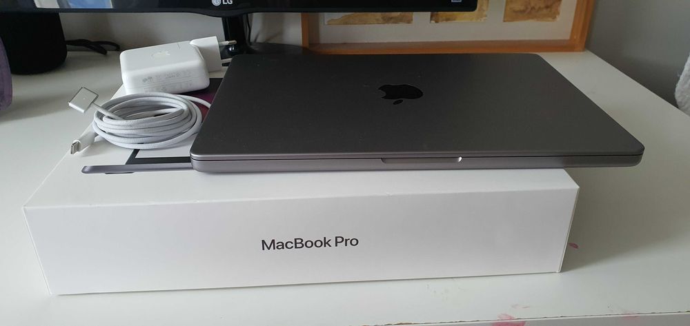 Apple MacBook Pro M1 14" 16GB 512GB SSD 2021