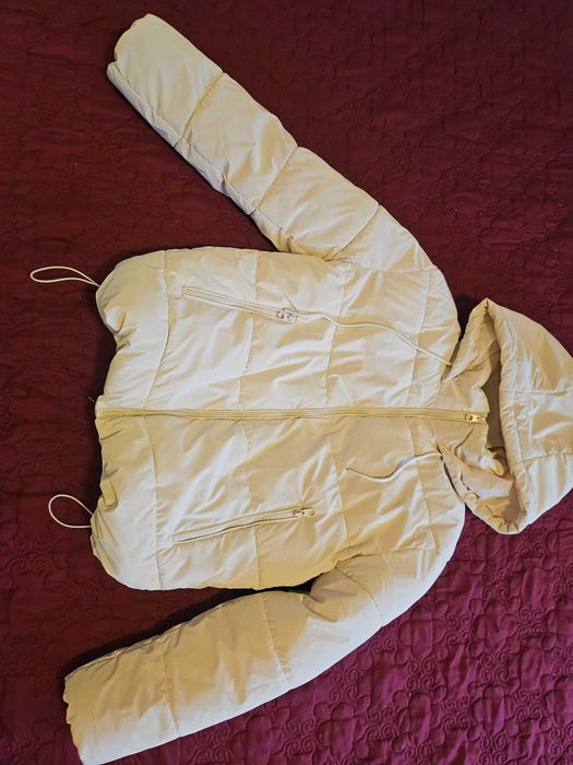 Яке бомбър бежово