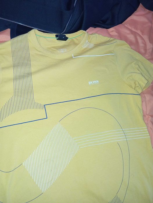 Продавам мъжка тениска