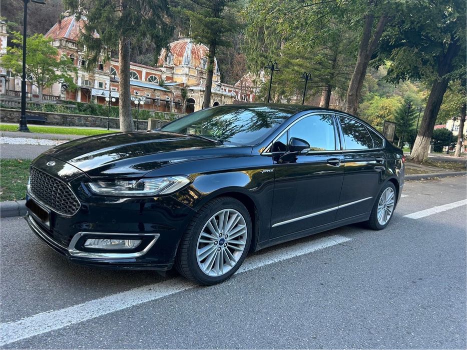FORD MONDEO Vignale Hybrid