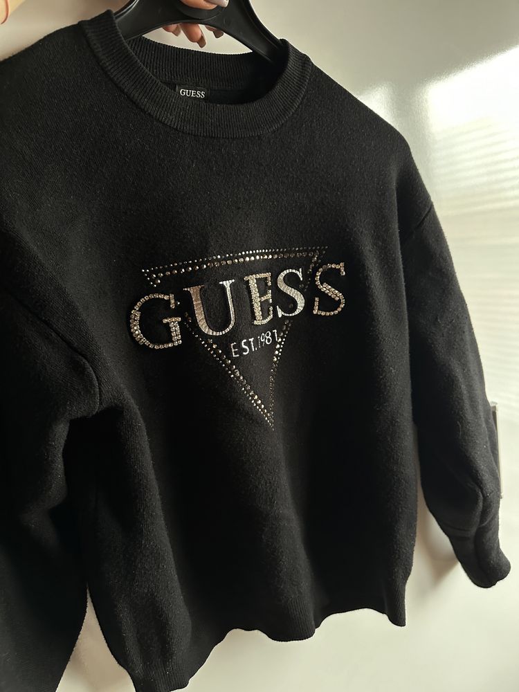 Пуловер Guess