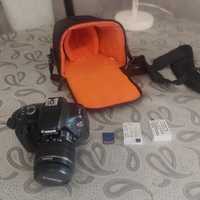 Цифровой зеркальный фотоаппарат Canon EOS Rebel T2i  [ 550D Kit)