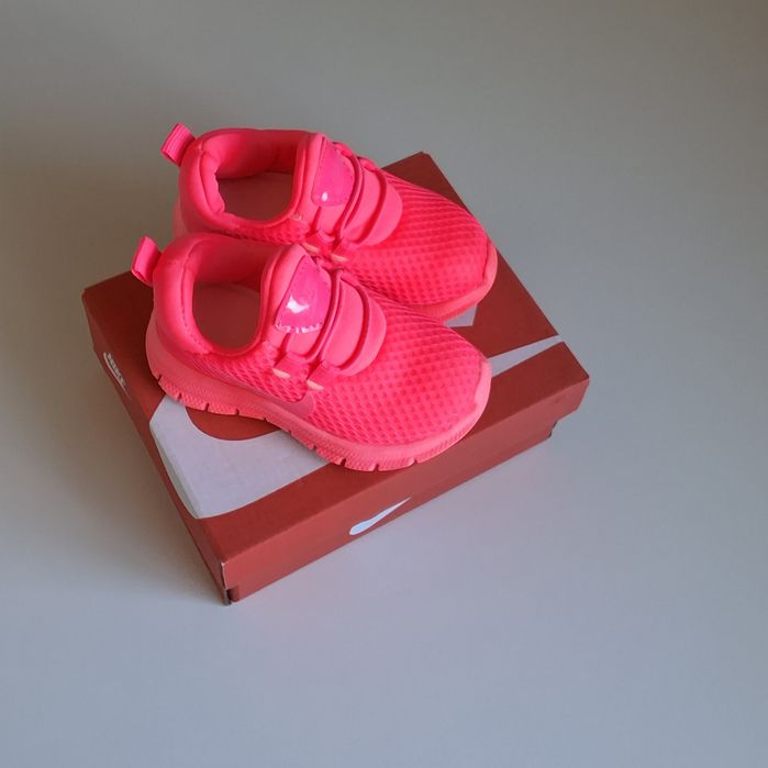 Бебеки маратонки Nike