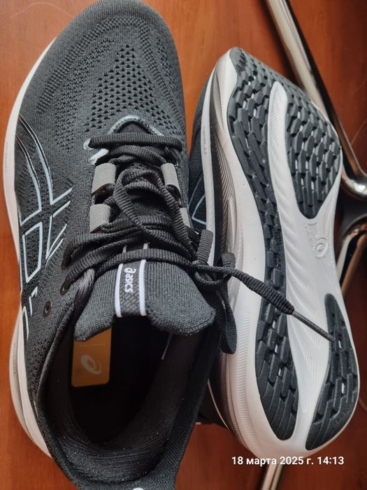 Кросовки новые оригинал 41 размер мягкие,удобные .хорошего качества че