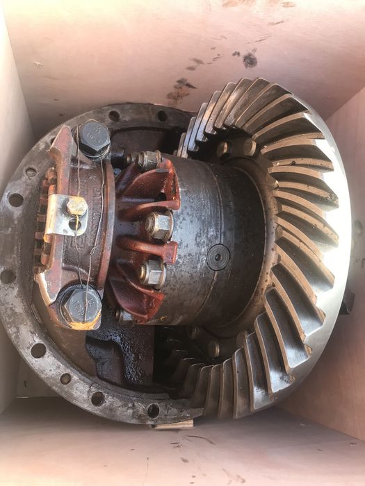 Редуктор на трёх кубовый погрузчик