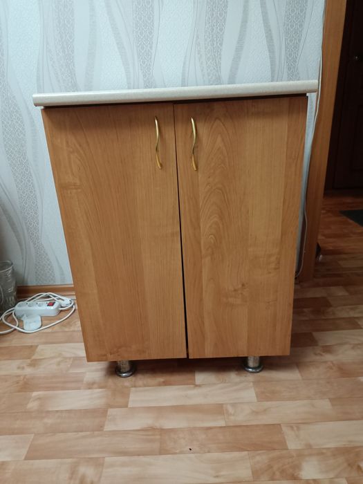 Продам кухонный шкаф.