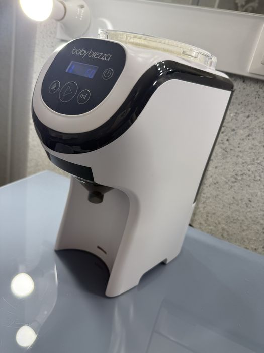 Уред за приготвяне на адаптирано мляко Baby Brezza Mini