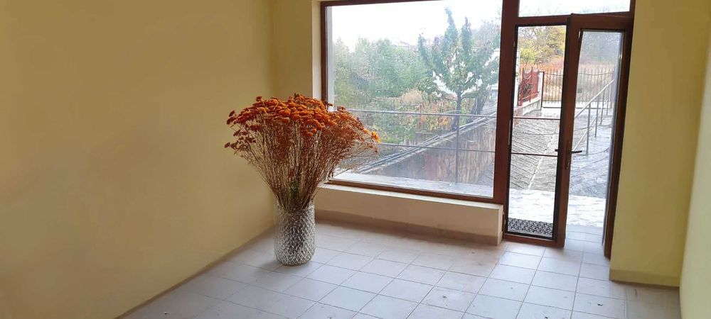 под наем 40кв.м. / партер/ в  Банско от собственик -офис/магазин/салон