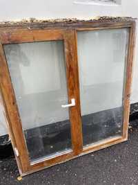 Окна деревянные со встроенным стеклопакетом с подоконниками москитка