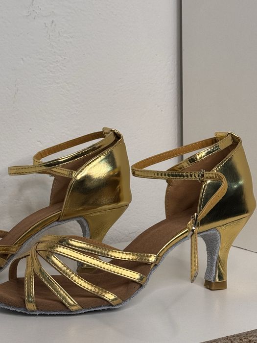 Танцевальная обувь новая