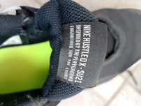 Nike team hustle d10 GS shoes