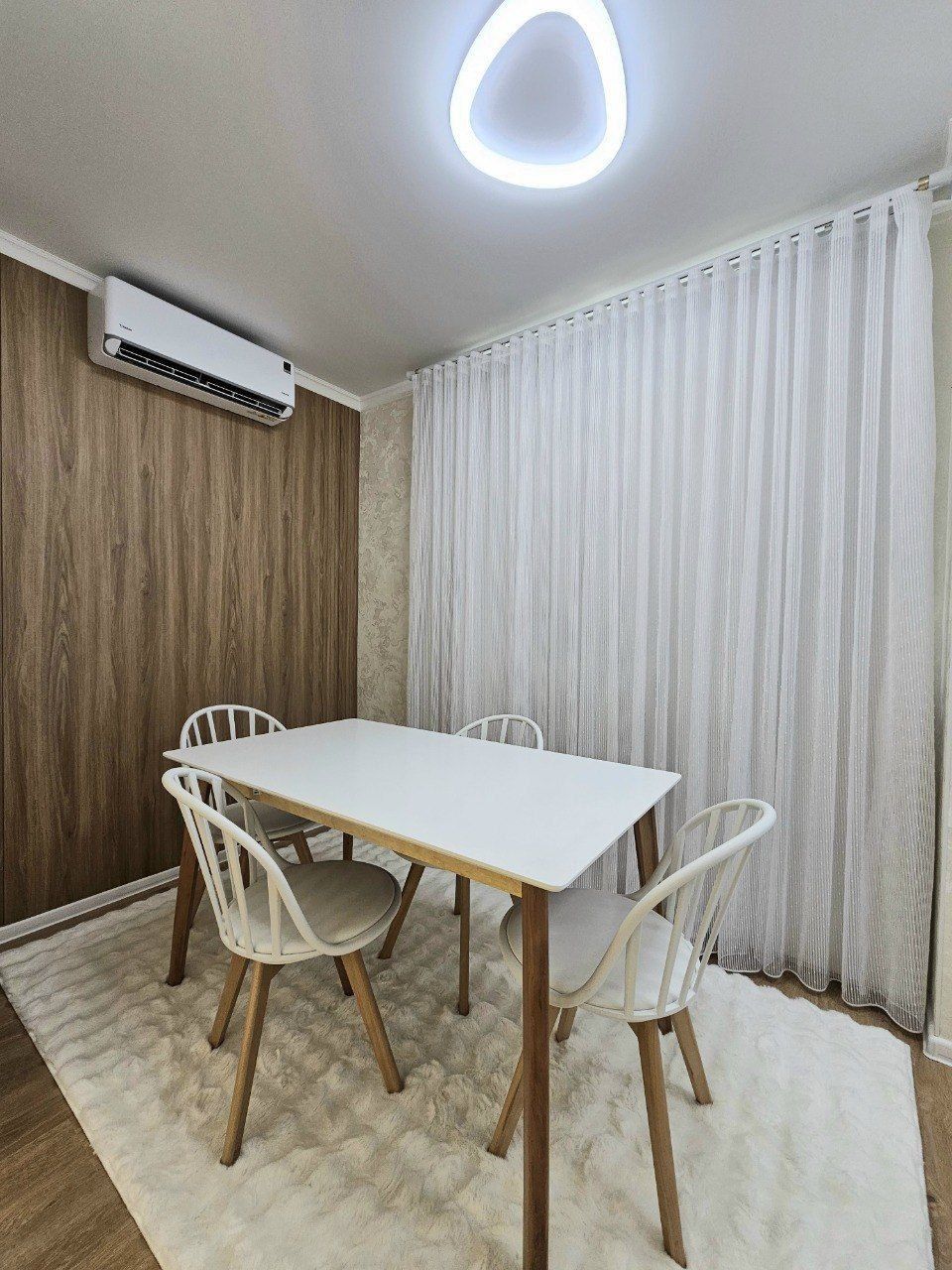 Продаётся квартира

 ул.  Мукумий Новза 
 Ориентир: Новза Метро

 3 ко